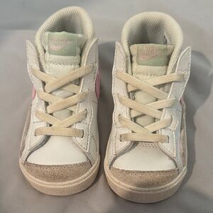 Nike Toddler Blazers - White and Pink